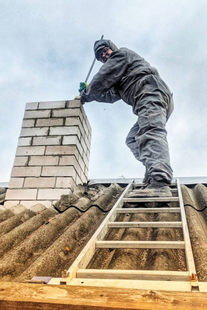 Трубочист Виталий Дежурко